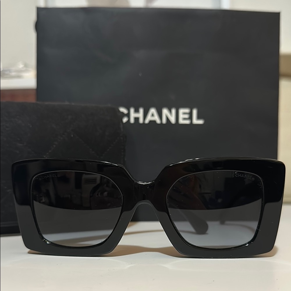 CHANEL Black Pearl-Trim Oversized Square Sunglasses - Picture 3 of 4